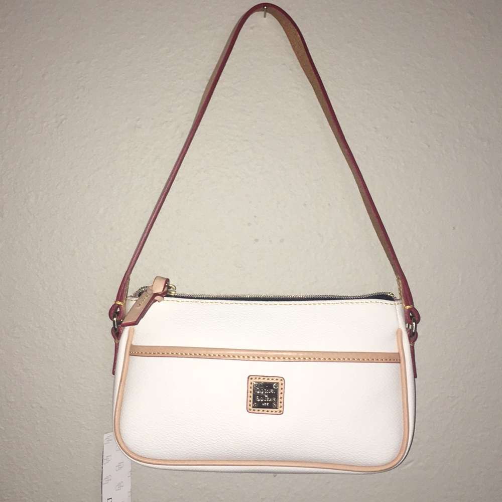 Dooney & Bourke 🆕 with tags, perfect condition!